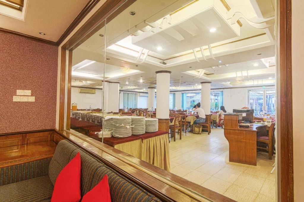 Hotel Sea Crown Cox's Bazar Extérieur photo